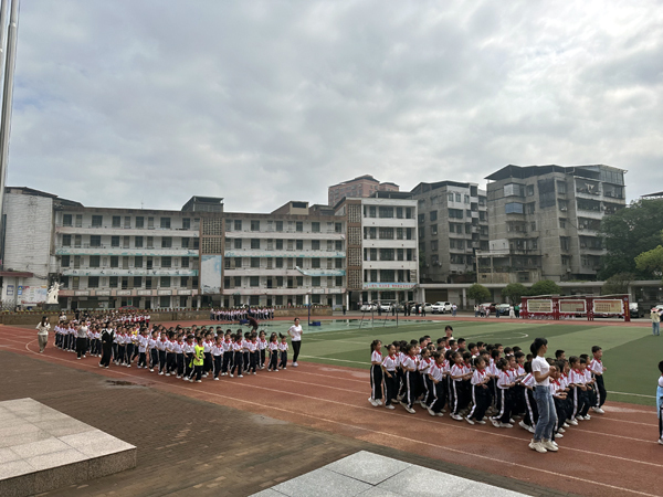 祁阳人民小学举行春季跑操比赛