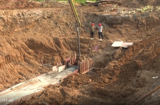 陈小平调研重点项目和城区污水管网建设工作