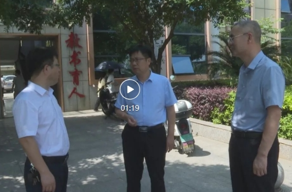 加油鼓劲 助力冲刺 陈小平看望慰问高三教师