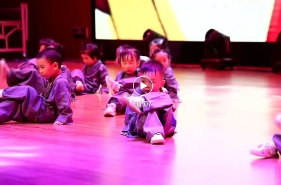 祁阳市曙光幼儿园举办“童心筑梦、快乐起航”文艺汇演