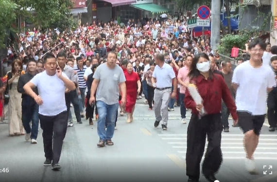 高考第一天：7940名考生提笔逐梦