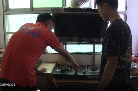 祁阳： 智能化统一配送服务 让群众用上“瓶”安气