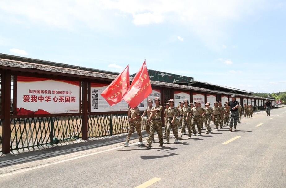 祁阳：乡村军事夏令营  孩童别样过暑假