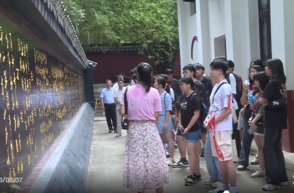 永港同心情谊深 文化交流共成长