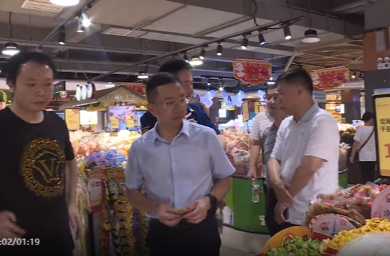 柏雄文带队检查安全生产和督导食品安全工作
