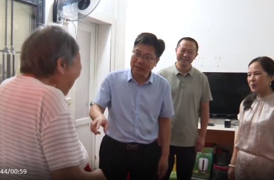 陈小平走访慰问离休干部