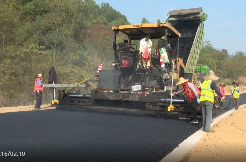 清大公路1标段建成通车