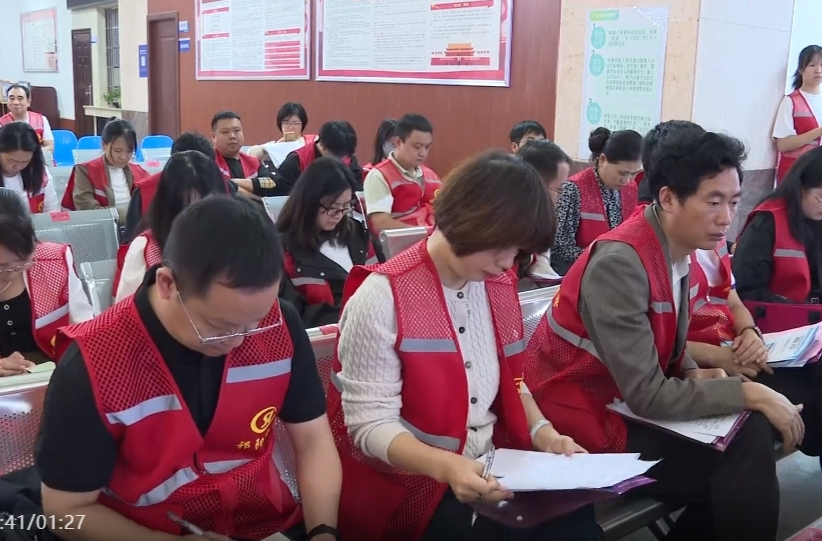 祁阳市举行“温暖社保•社保服务进万家”暨金秋招聘月活动