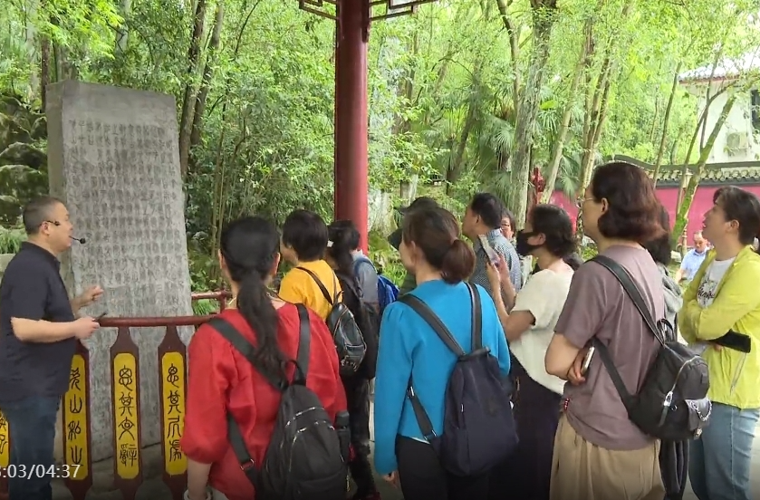 （遇见浯溪）浯溪碑林金牌讲解员桂胜利：用心讲好浯溪故事