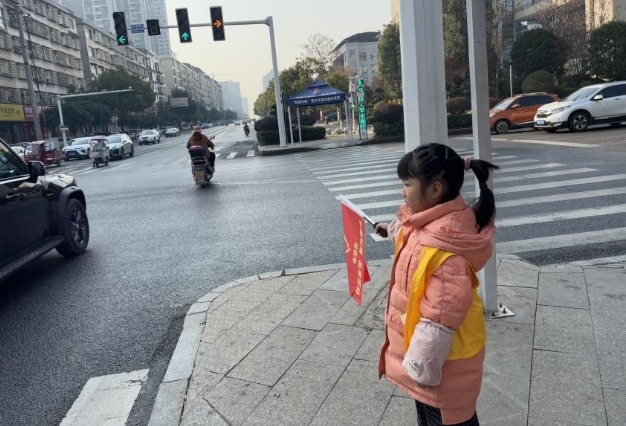 新兴路社区开展寒假道路交通安全讲座