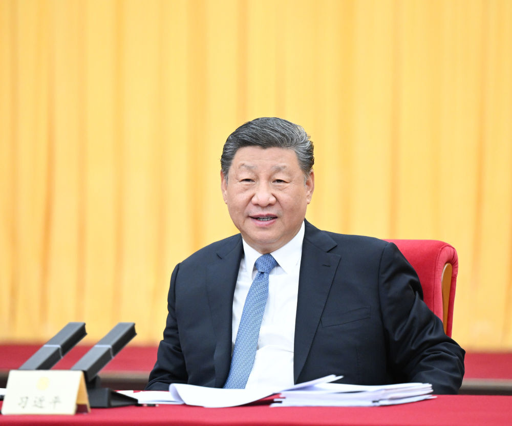 两会新华社快讯：习近平看望全国政协委员