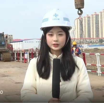 祁阳浯溪电站坝桥分离湘江大桥工程钢栈桥合龙