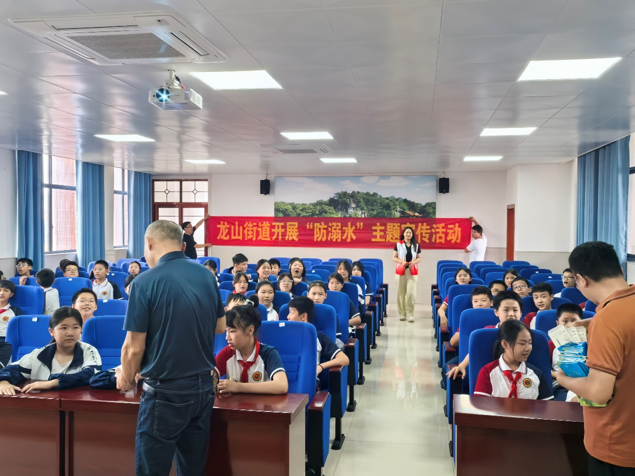 祁陽龍山街道：防溺水宣傳進(jìn)校園，筑牢生命防線
