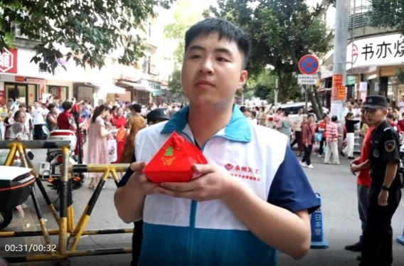 高考首日丨志愿者暖心服务，守护学子梦想