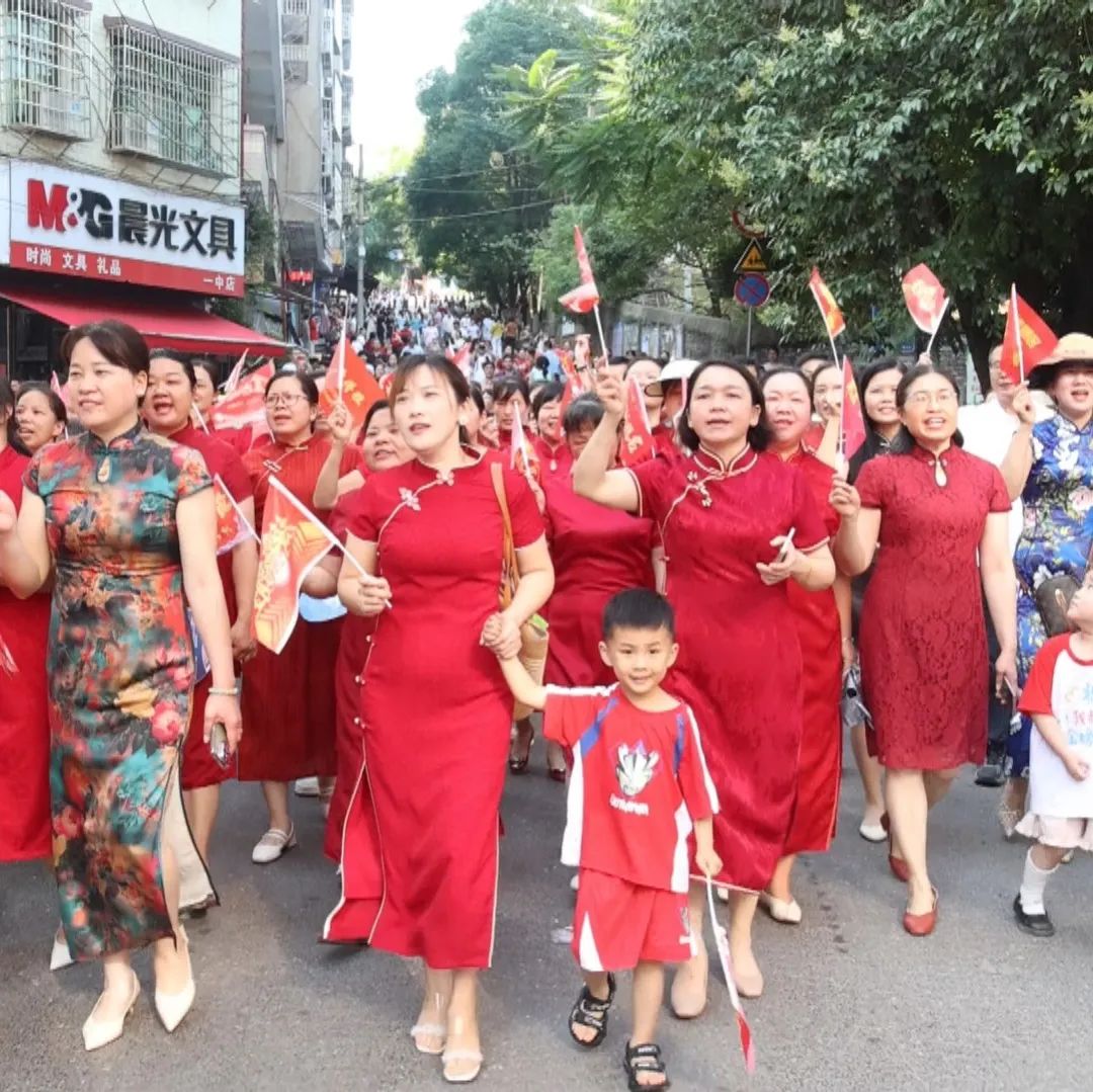 高考首日丨祁阳8203名学子执笔赴梦，温暖启航