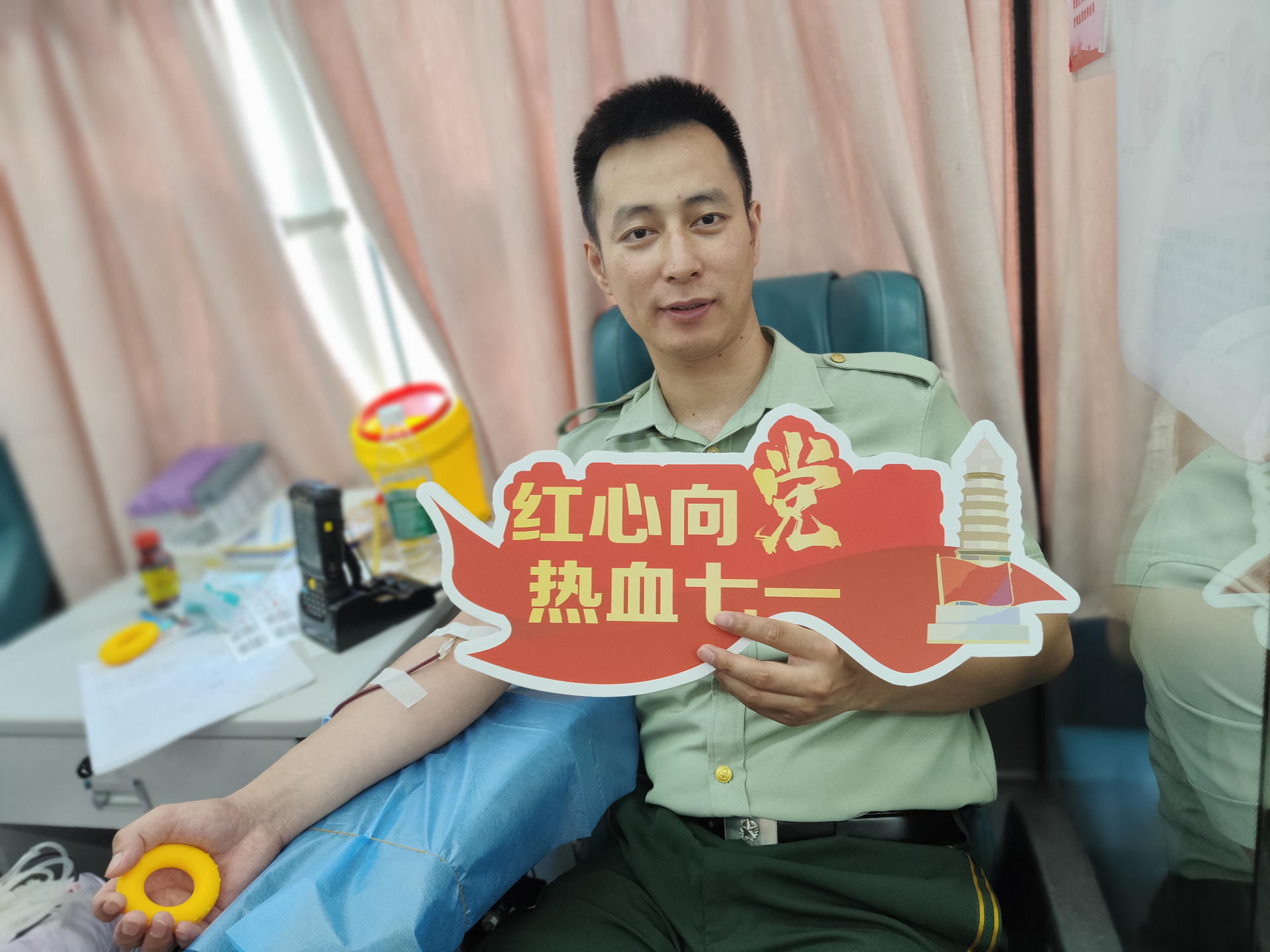 祁陽市退役軍人事務(wù)局：退役軍人齊獻血  用心詮釋新?lián)?dāng)
