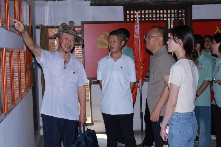 衡陽(yáng)師范學(xué)子走進(jìn)祁陽(yáng)雷晉乾故居 賡續(xù)湖湘紅色血脈