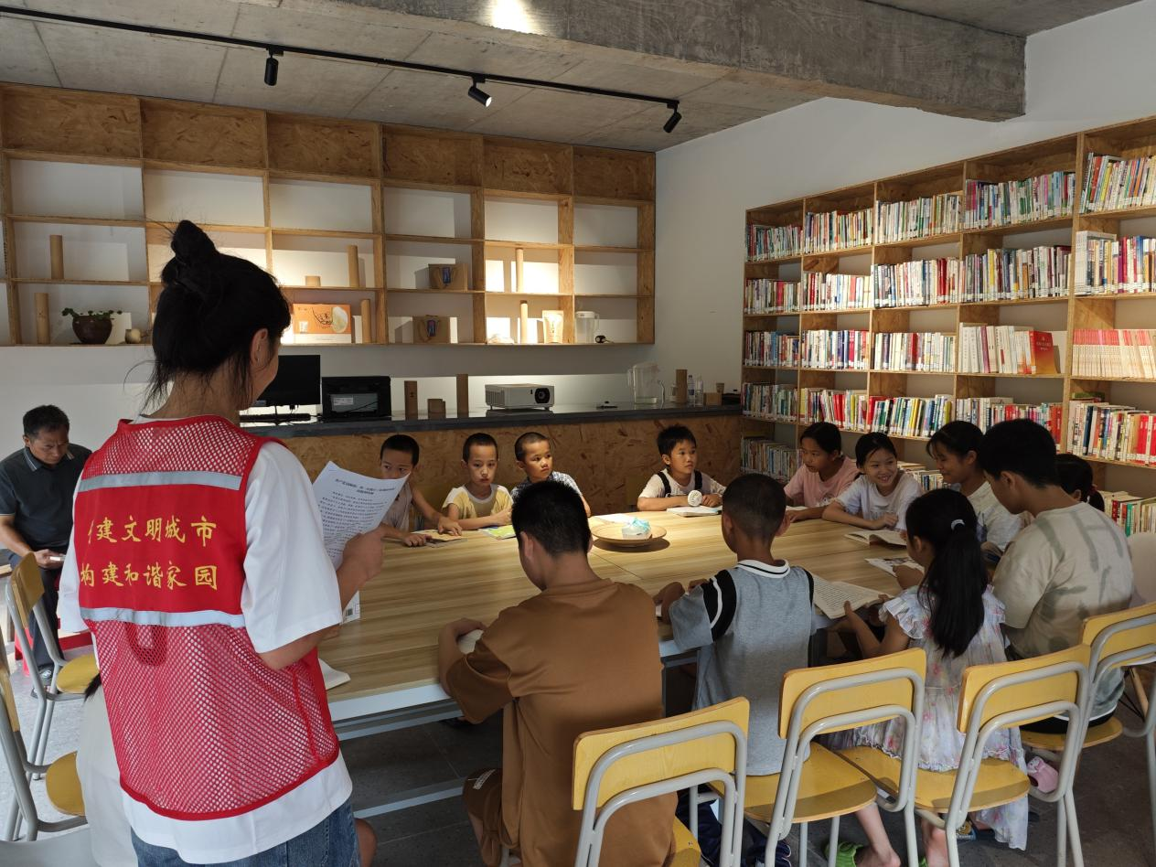 祁陽潘市鎮(zhèn)利用農(nóng)家書屋開展閱讀活動