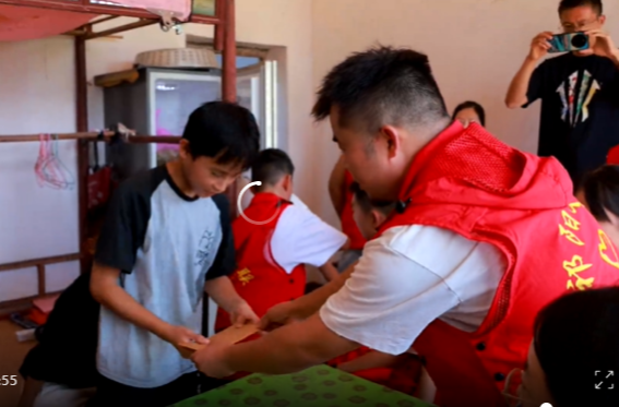 祁阳义工联：爱心点燃希望  助学成就未来