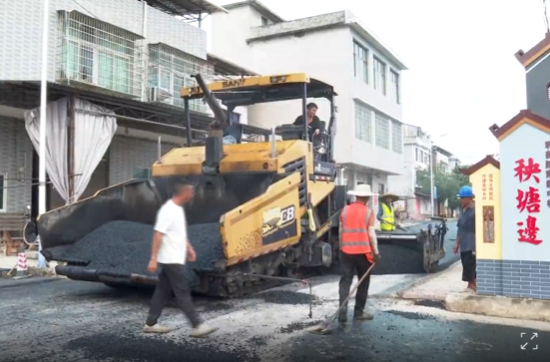 蒋良铁深入部分乡镇调研交通项目建设工作