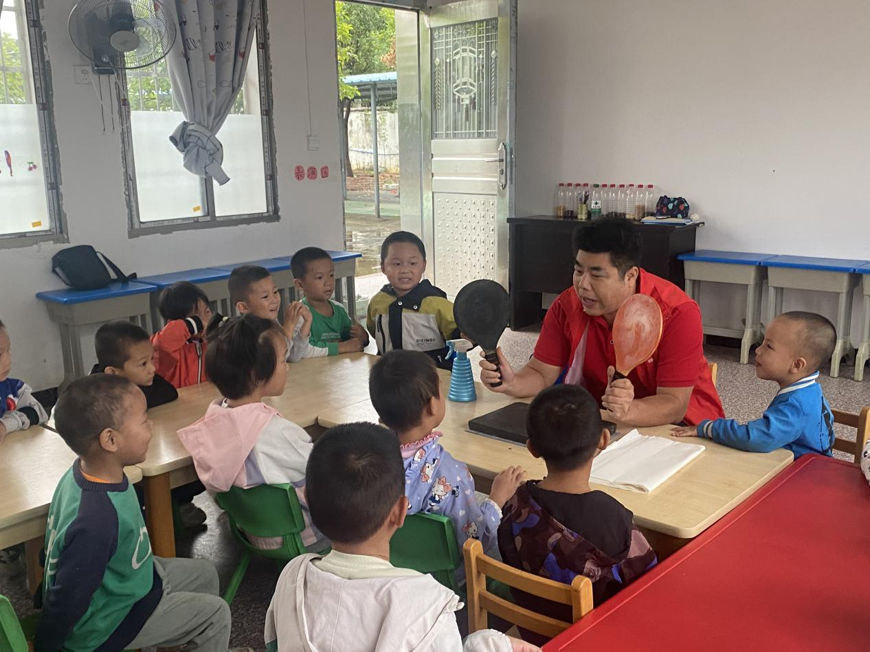 祁阳大村甸镇：义诊文艺双惠民 点亮村民生活