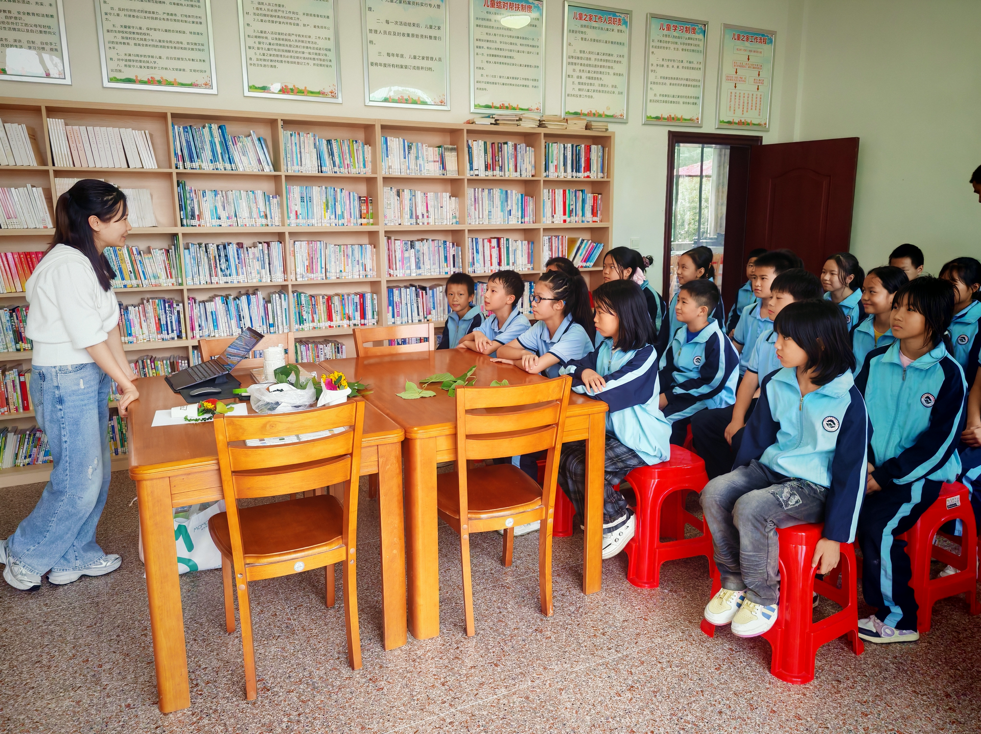 祁阳市下马渡镇：秋分“校屋共读”，让书香伴秋韵