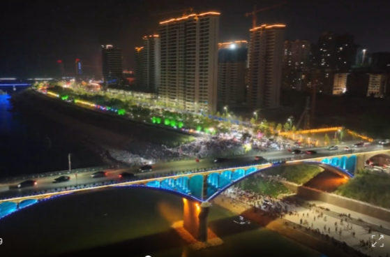 （我和我的家乡）看家乡日新月异 祝祖国繁荣昌盛