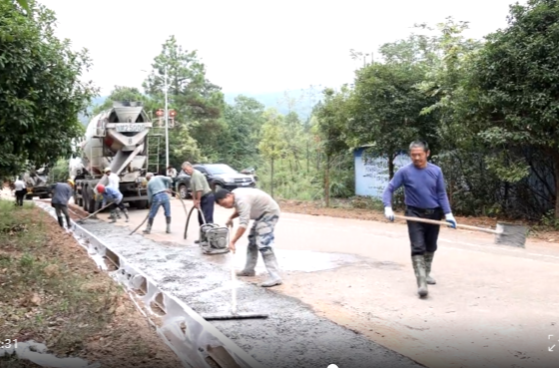 （乡村有好路）下马渡镇黄茅冲村：村道改造全速推进 干群同心筑就“民心路”