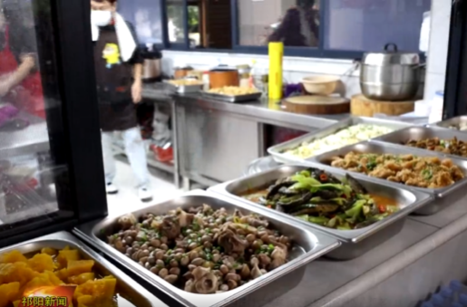 浯溪街道白竹湖社区：老年食堂推“自选模式”  年龄专属折扣解锁暖心服务