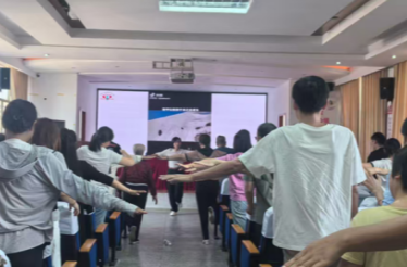 祁阳市小学家庭教育名师工作室开展家庭教育讲座