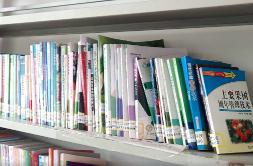 观音滩镇农家书屋图书捐赠活动暖人心