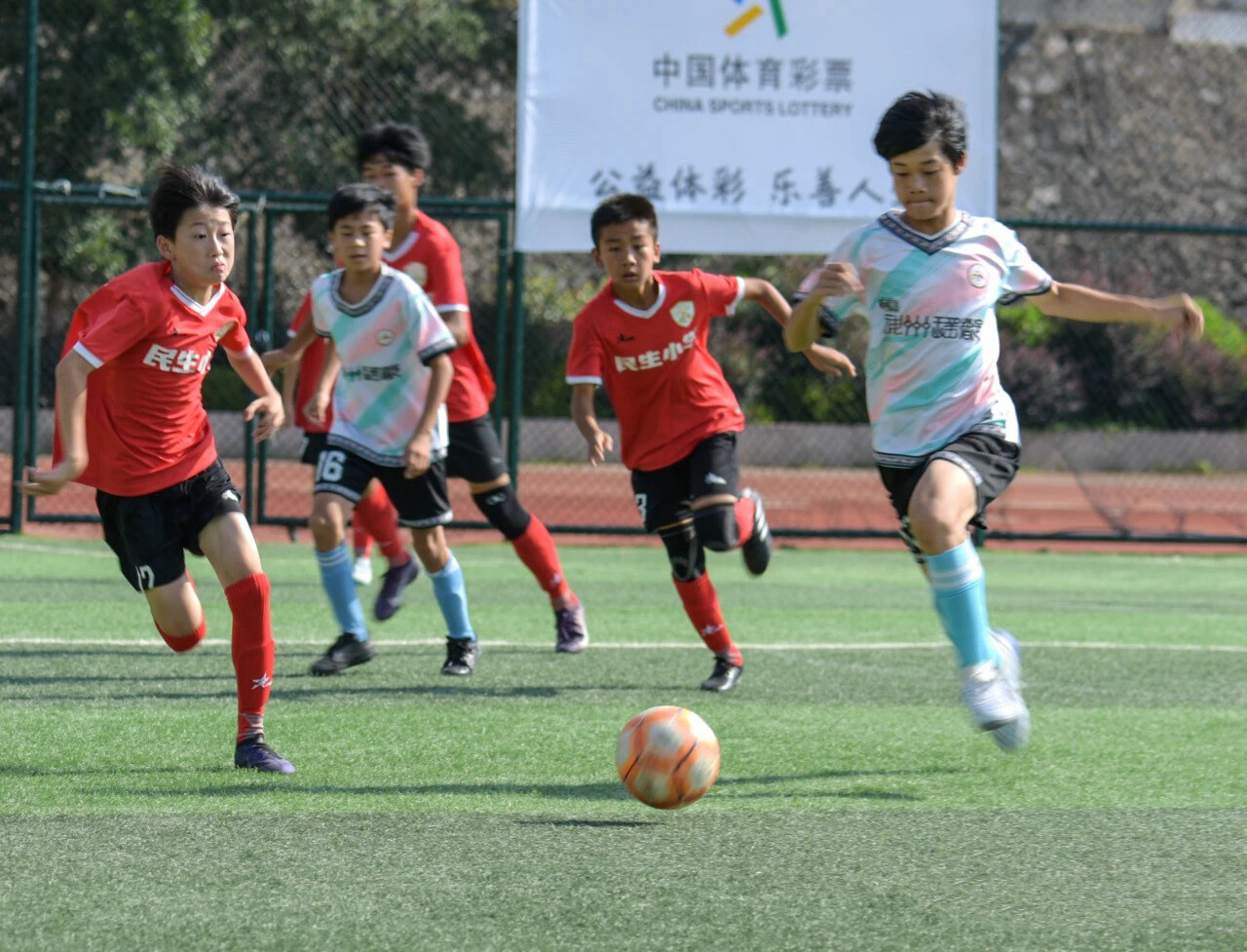 “传球比进球更快乐” —— 永州祁阳民生小学足球少年成长记