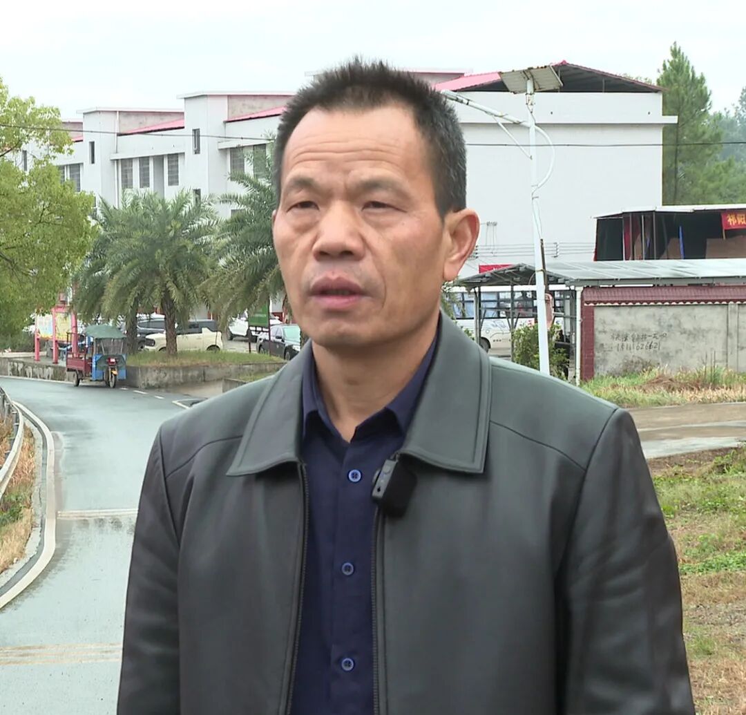 （乡村有好路）从“泥巴路”到“幸福路” 乡贤聚力铺就“连心路”