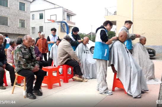 进宝塘镇白合村：开展重阳节敬老活动 温情守护“夕阳红”