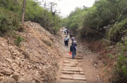 下马渡镇多彩活动庆重阳：敬老情浓暖金秋 古道焕新引客来