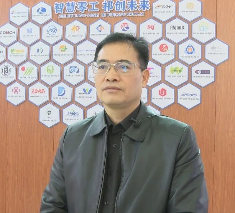 祁阳市举办公益性零工市场智能化招聘会