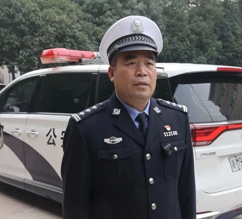 祁阳开展道路交通问题集中整治行动暨“大队长讲交通安全课”活动