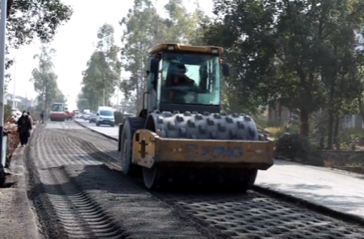 “双层连铺”技术亮相国道养护 公路“再生”焕新颜