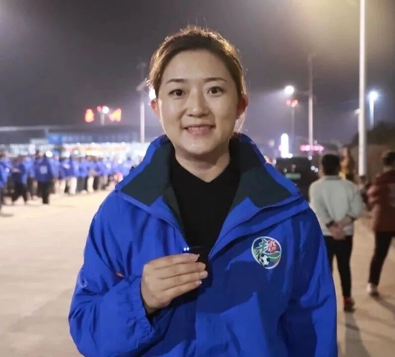 小城大爱！祁阳球迷暖心接机 东北客队感受湖南温度