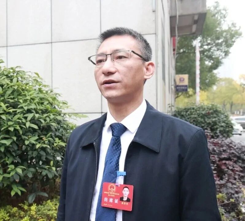 共担使命责任 凝聚奋进之力——人大代表热议政府工作报告