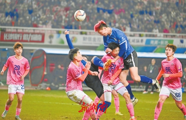 报告文学｜谭仲池：滚烫的足球 蓝色的梦｜湘江副刊·潮头