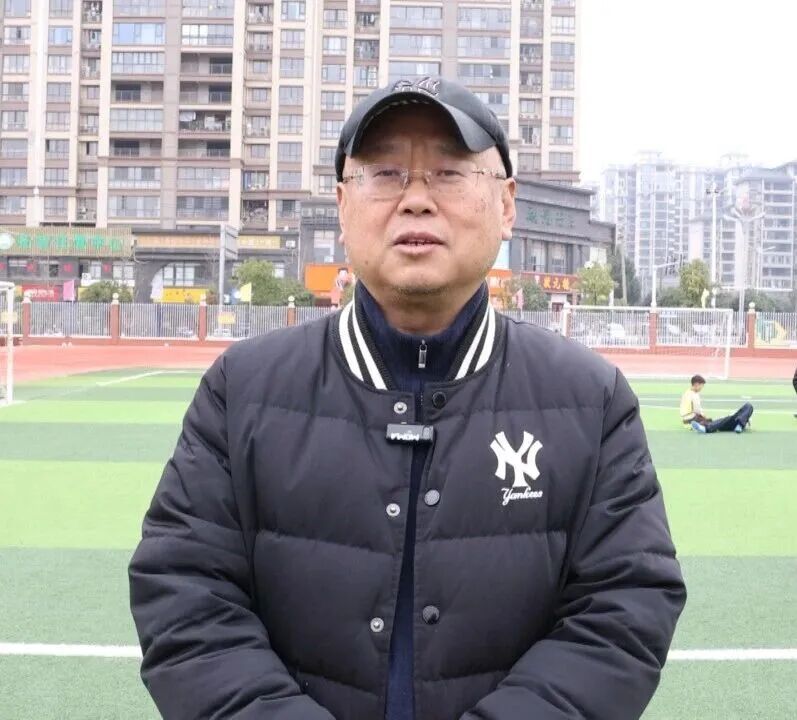 “东骏杯”祁超足球联赛闭幕 绿茵场上尽显“永冲锋”精神