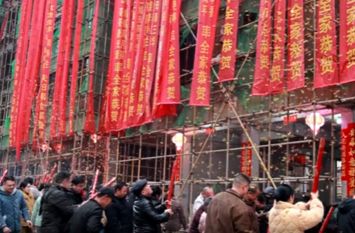 祁阳原种场项目封顶 礼花替代鞭炮响应“禁燃令”