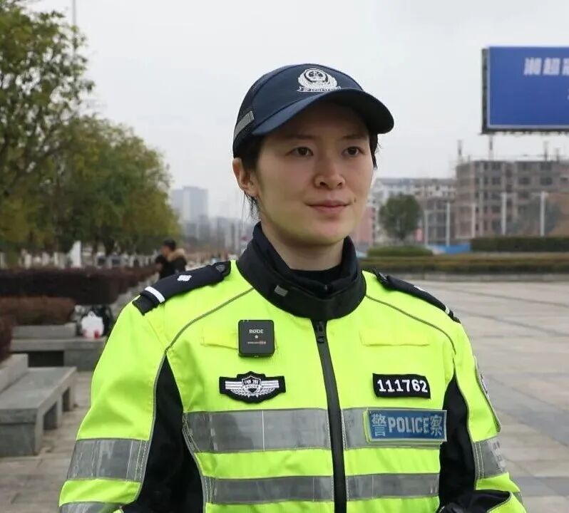 新春走基层｜春节守护不停歇 铁骑护航平安路