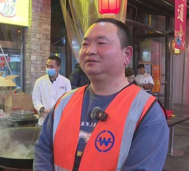 祁阳：一碗热汤圆，暖了环卫工人的心