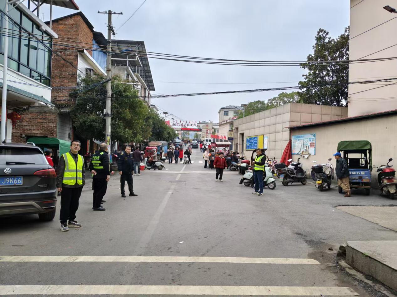 祁阳潘市镇：多部门联动护学 筑牢开学安全防线