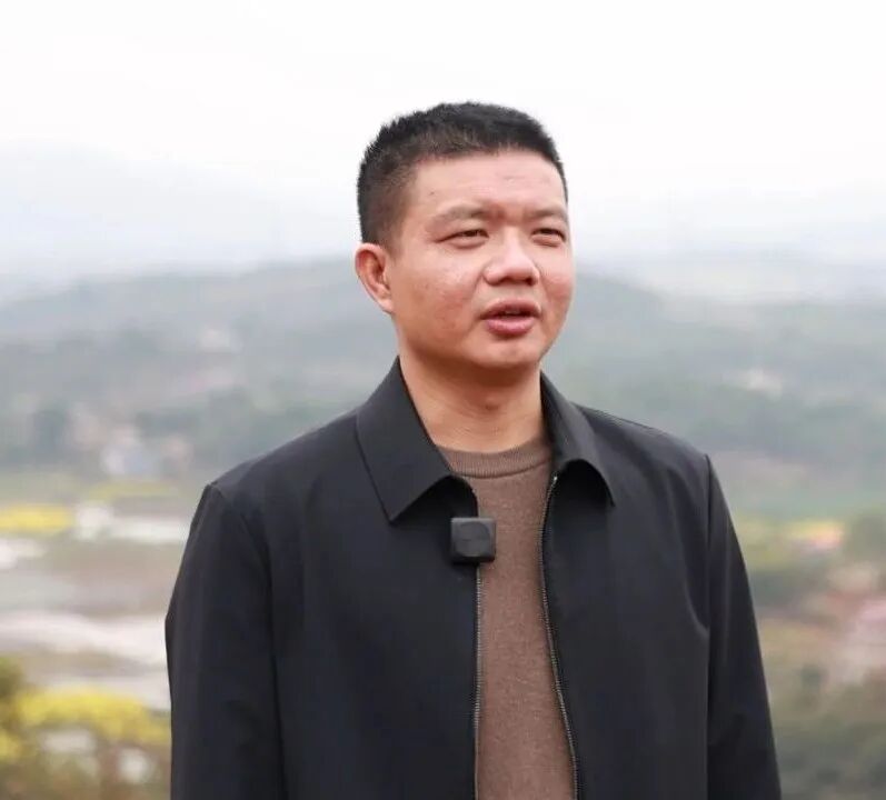 七里桥镇开展义务植树活动