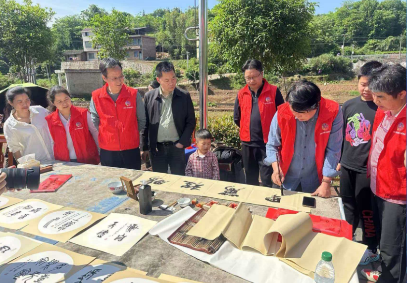 祁阳文联“五·一”惠民文艺活动走进日晖塘村