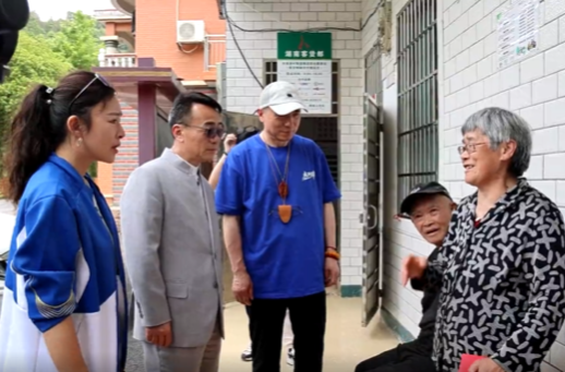 江苏爱心人士深入下马渡镇走访慰问困难群众