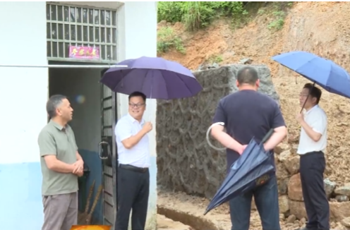 王启明赴大村甸镇检查指导防汛防溺水及安全生产等工作